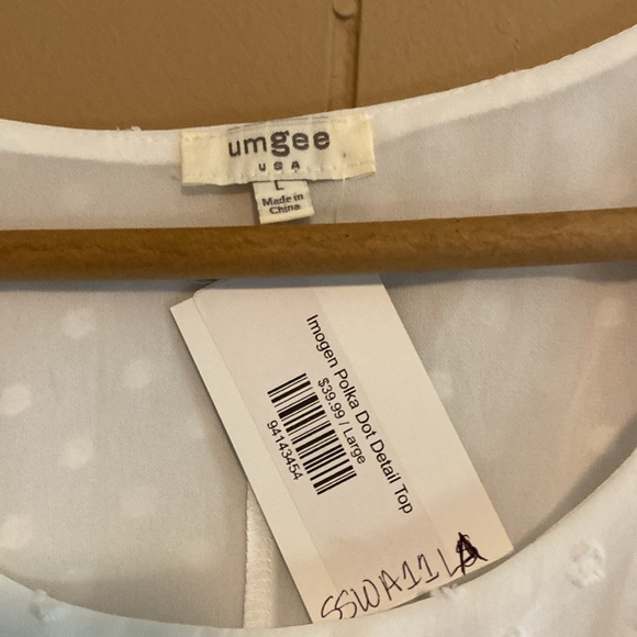 Ladies large white polka dot blouse - Picture 2 of 4